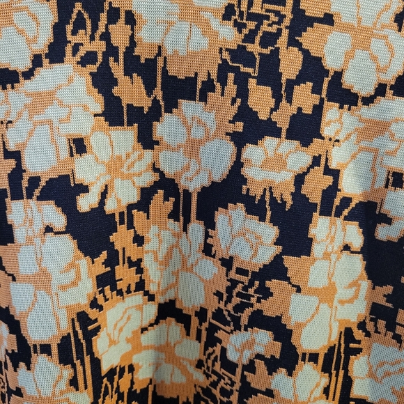 Zara Jacquard Floral Top - Picture 2 of 4